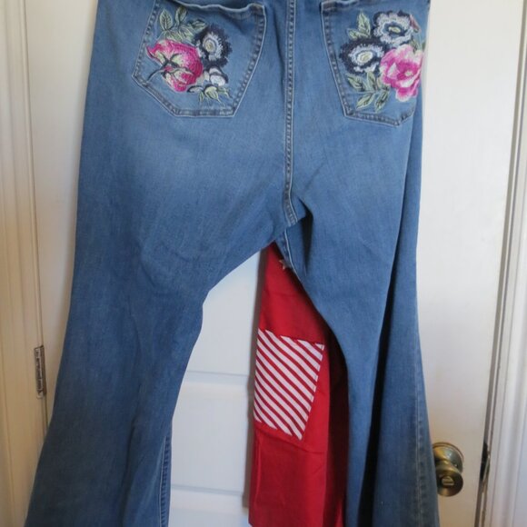 22 Lane Bryant Embroidered Back Pockets Bell Bottoms/Flare Medium Blue Jean - Picture 4 of 4